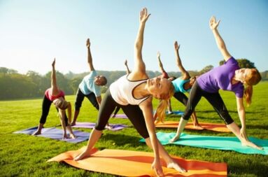 Performing a set of exercises to strengthen back muscles with thoracic osteochondrosis